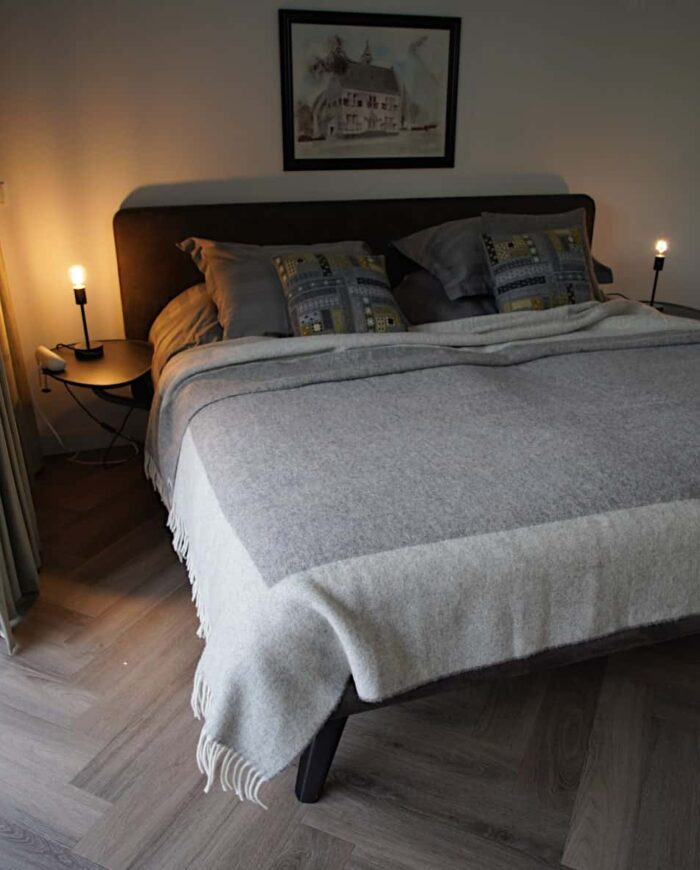 so cosy Darin design pure Scandinavian wool large bedspread in grey colaus