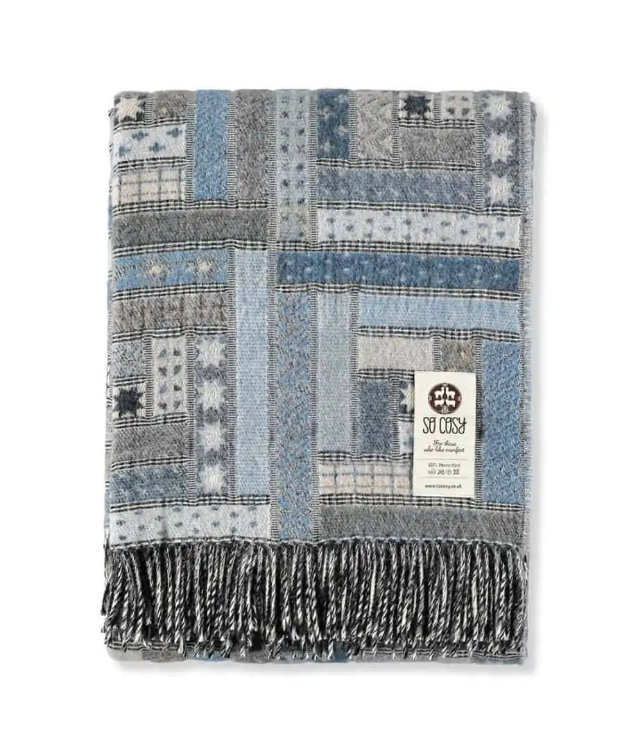 Elin blue throw blanket with patchwork style design