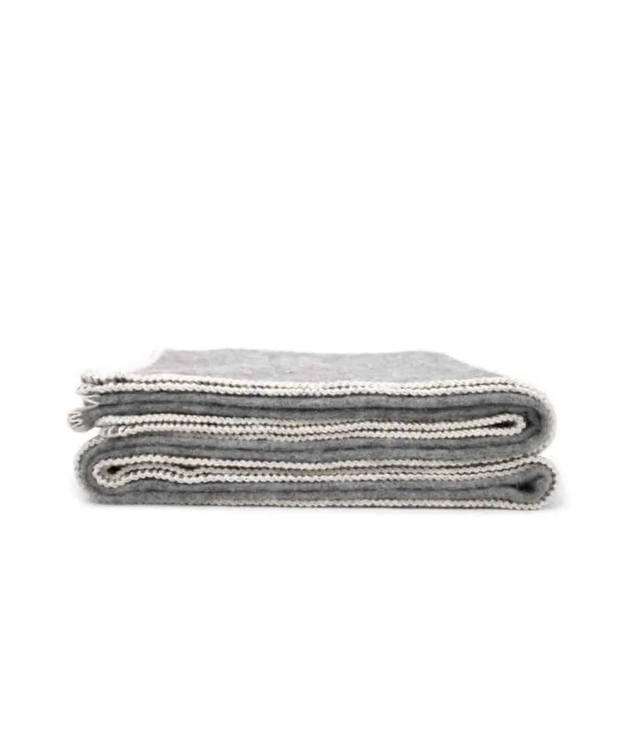 della design pure new wool cosy large blanket throw in grey colour with blanket stitch