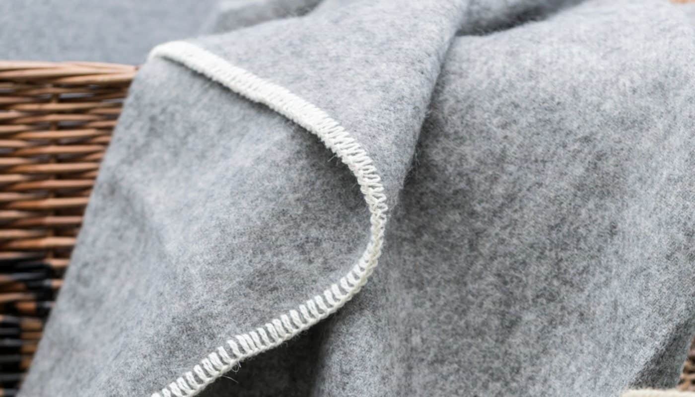Della design super king size bed cosy throw in grey colour