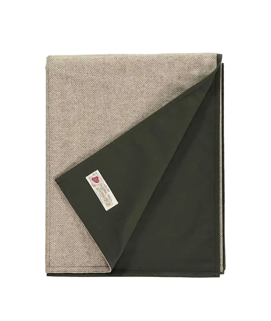 roll-up-quality-picnic-blanket-by-so-cosy-olive-green