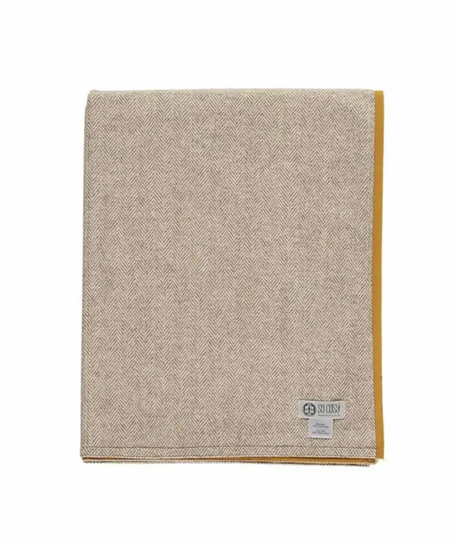 picnic-blanklet-roll-up-mustard-colour-wax-cotton-eco-wool-online