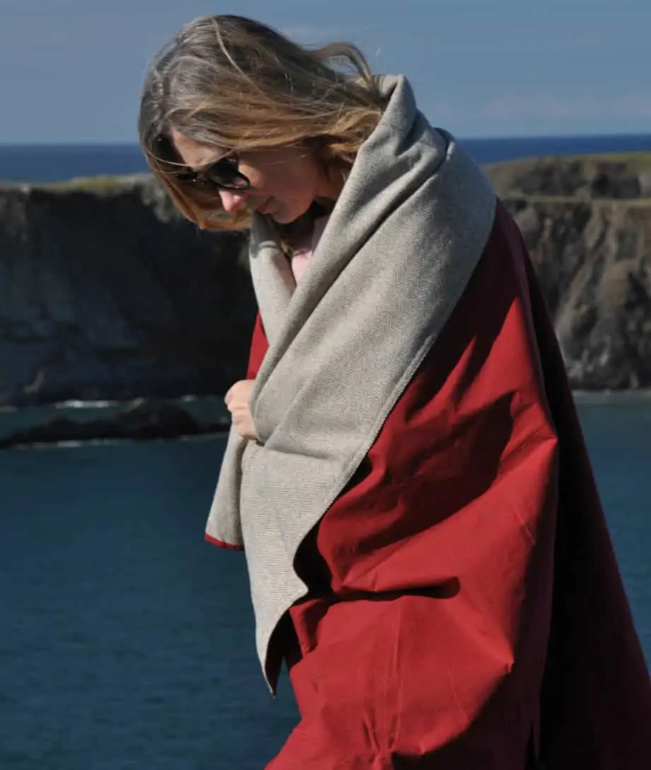 reversible-durable-natural-products-so-cosy-picnic-blankets-ruby-red-colour