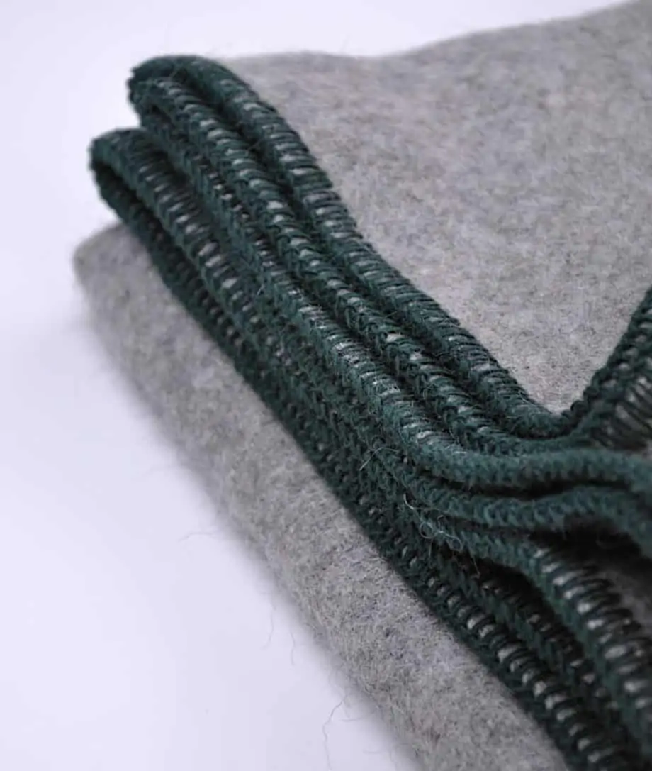 cosy-grey-throw-with-blanket-stitch