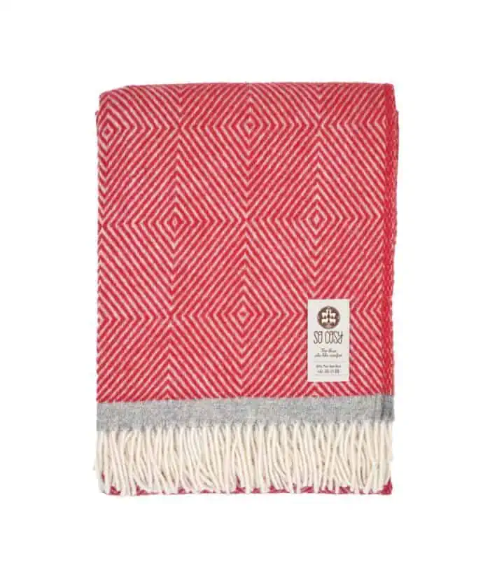 Dag so cosy pure wool throw blanket in orient red colour
