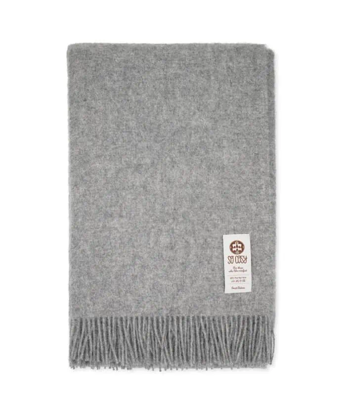 Dara warm and cosy large sixe blanket throw in grey colour for super king size bed