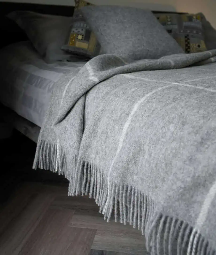 Bergen cosy large bedspread in grey colaur
