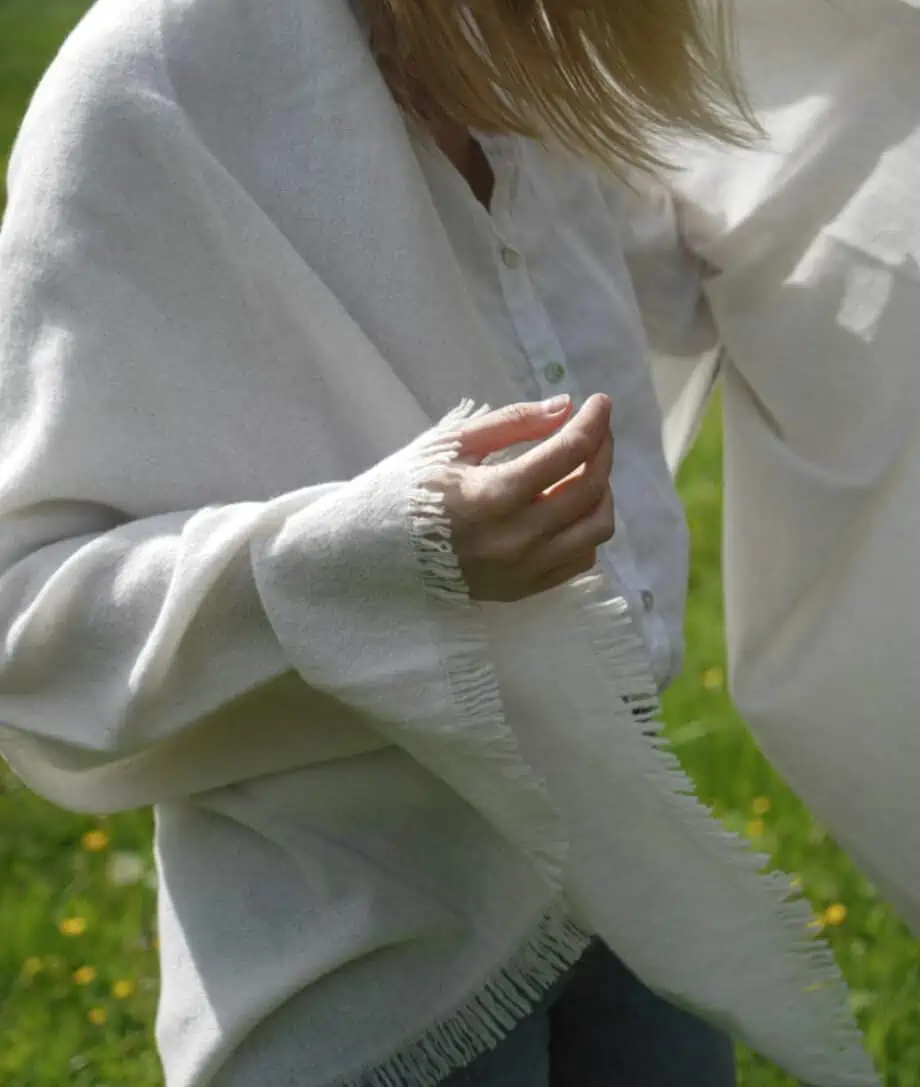 so cosy elemento wrap showl made from extra fine merino wool and cashmere in star white colour