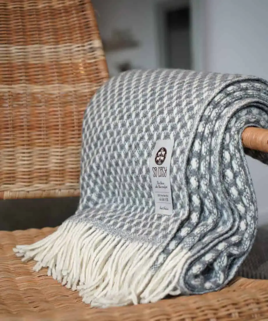 Dakar spotty design pure wool grey blanket throw