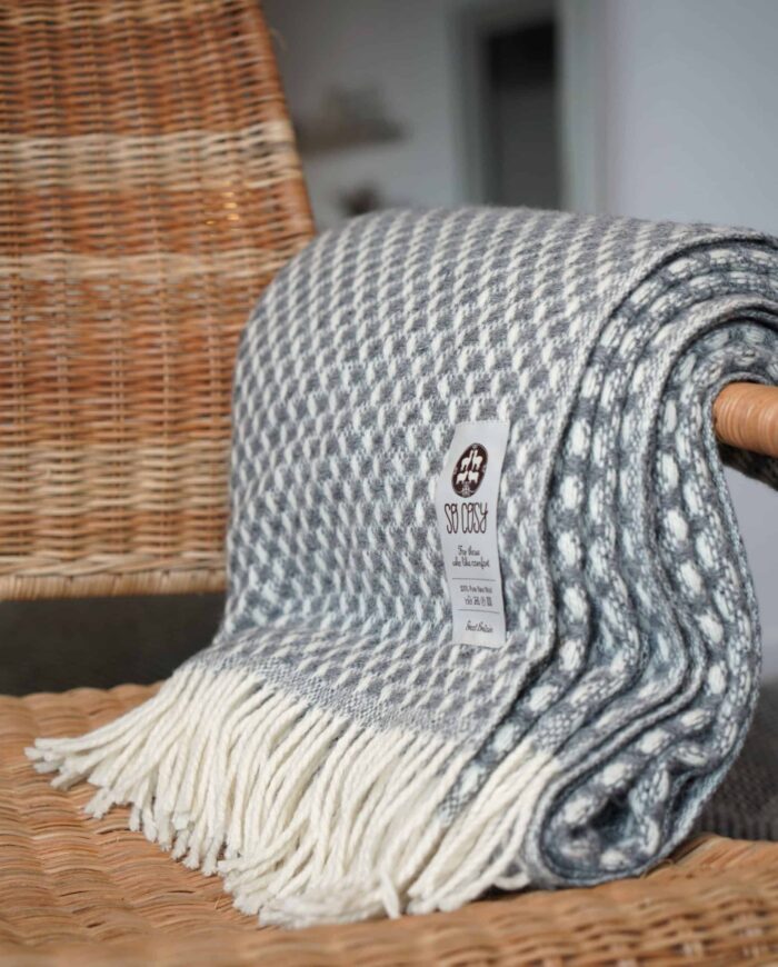 Dakar spotty design pure wool grey blanket throw