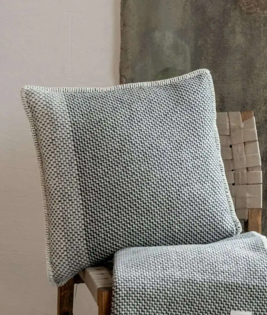 derbu zig-zag design wool cushion