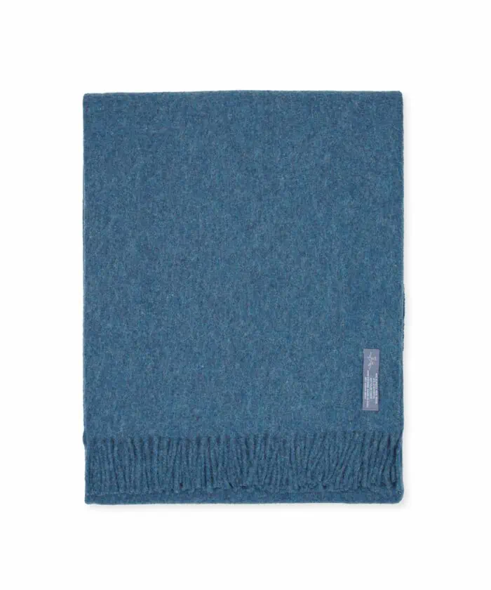 Pisco real teal recycled fibre cosy blanket