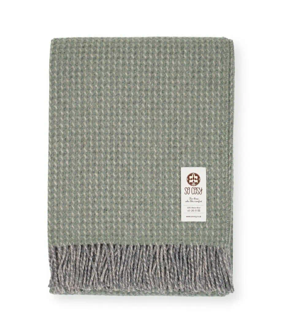 Dakota cosy soft merino wool throw blanket in Green colour