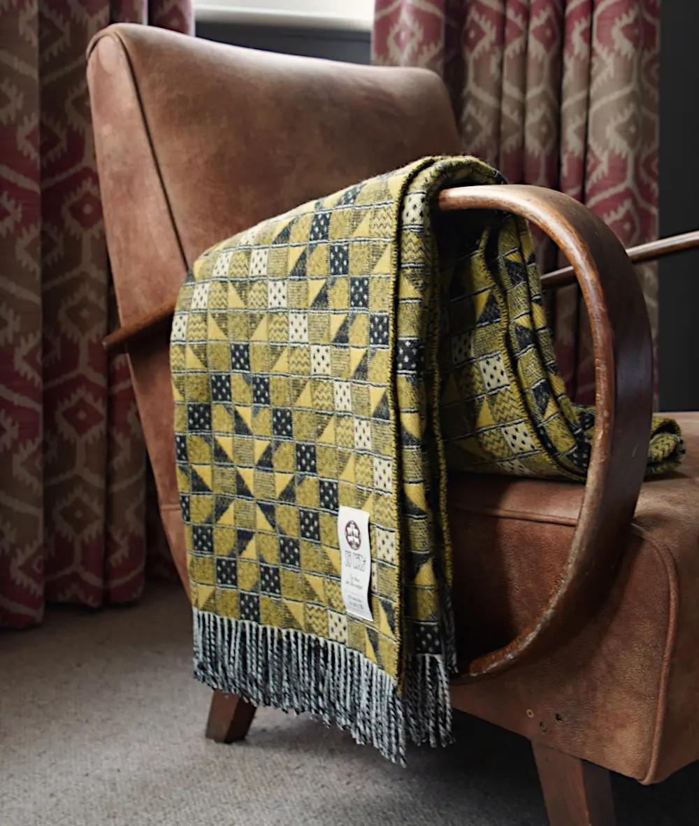 Ella Quilt-Inspired Check Blanket – Amber Green
